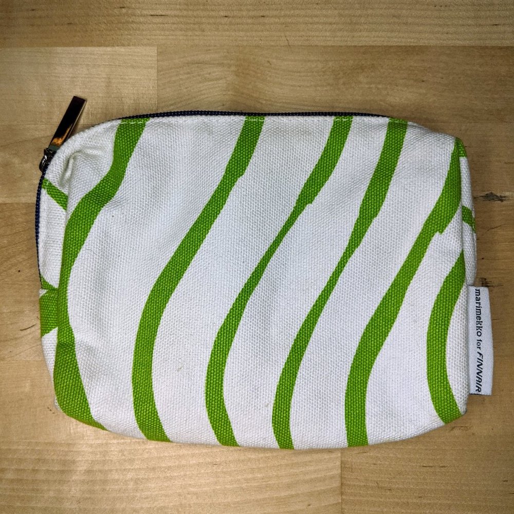 🇫🇮 NWOT Marimekko for Finnair Toiletry Bag